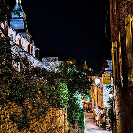 Centrally Located Sarlat Apartment With Medieval Town Views Exteriör bild