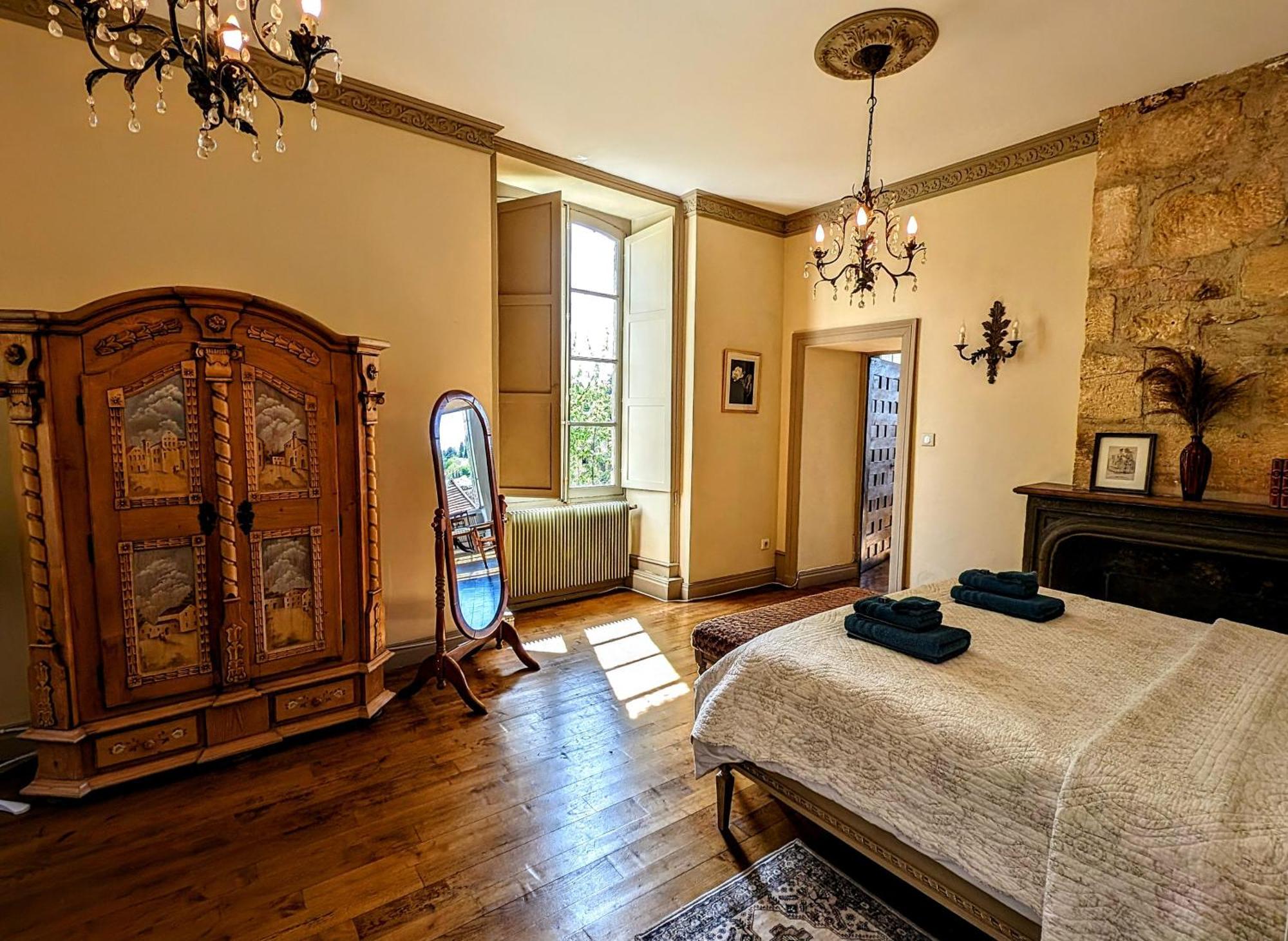 Centrally Located Sarlat Apartment With Medieval Town Views Exteriör bild