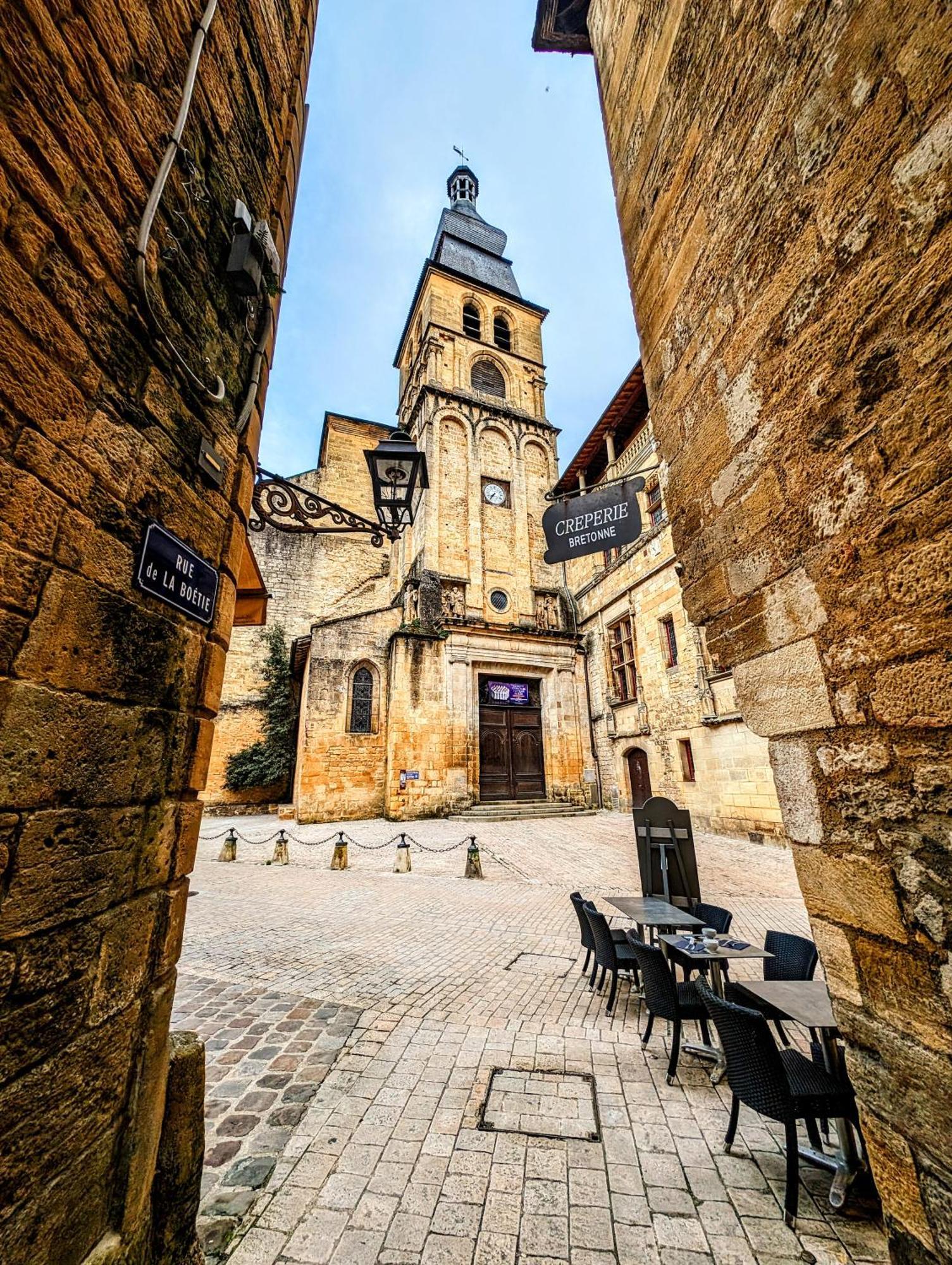 Centrally Located Sarlat Apartment With Medieval Town Views Exteriör bild