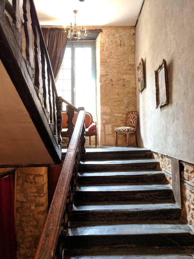 Centrally Located Sarlat Apartment With Medieval Town Views Exteriör bild